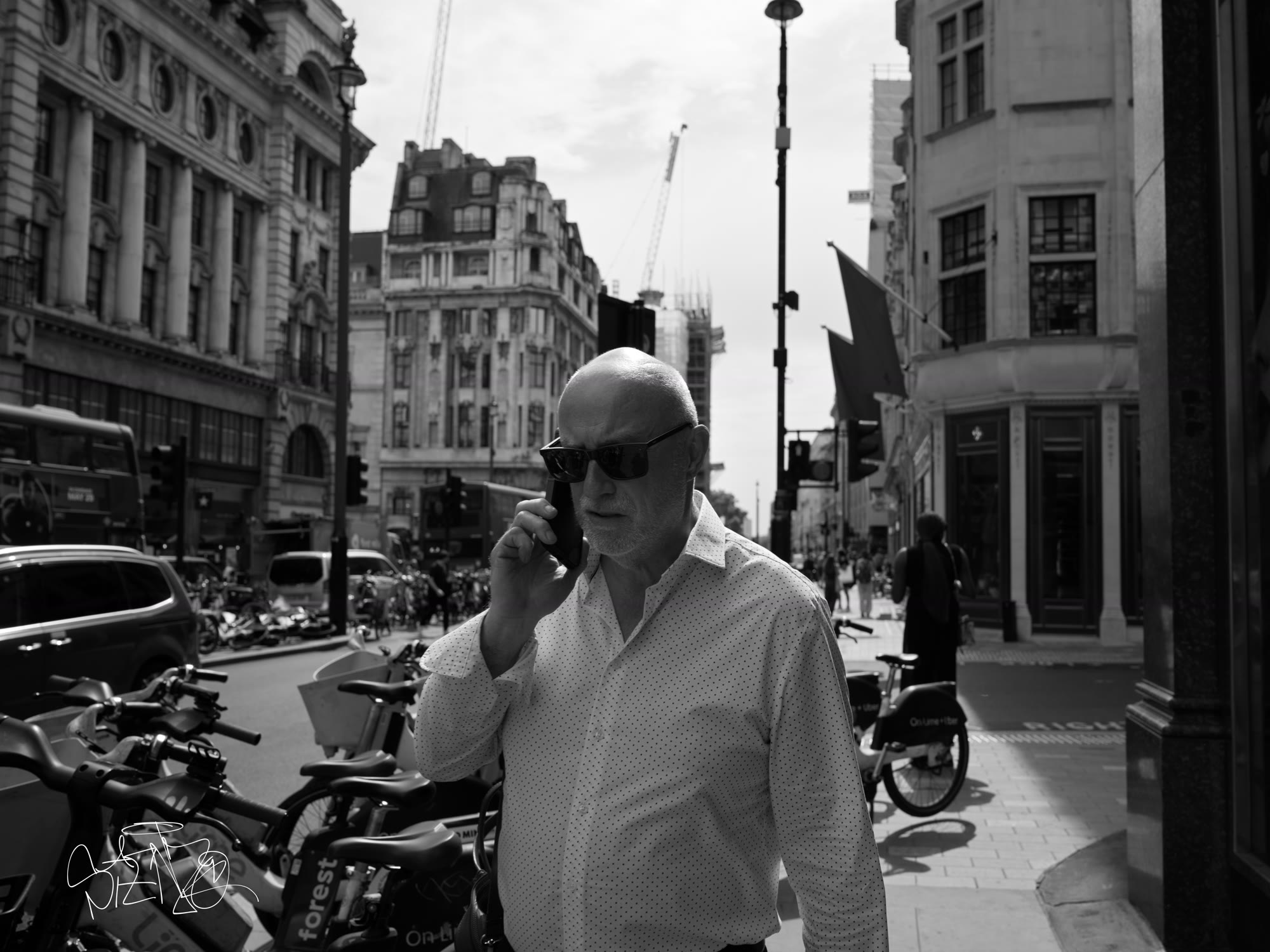 Street photograph by Mr. Sienzo